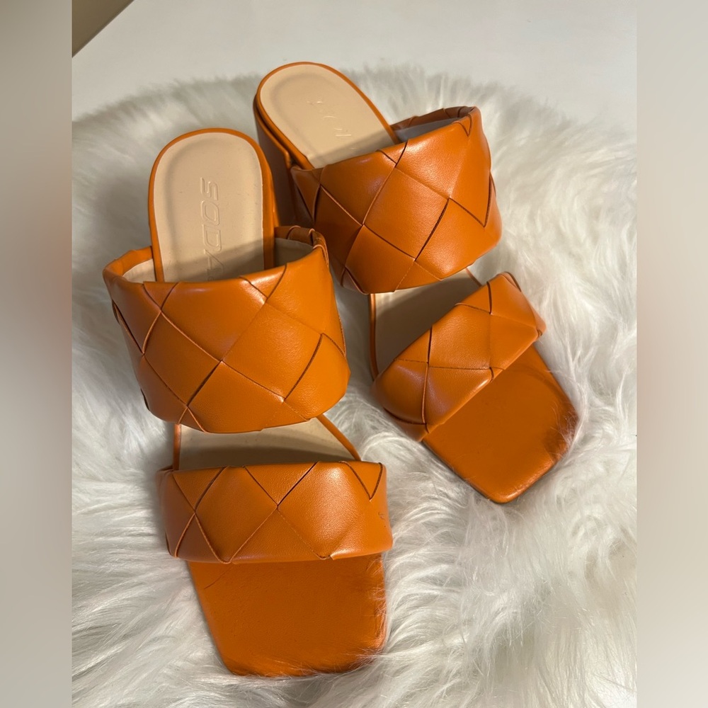 💕NEW💕Women’s Orange Woven Slide Heels, Size 7.5